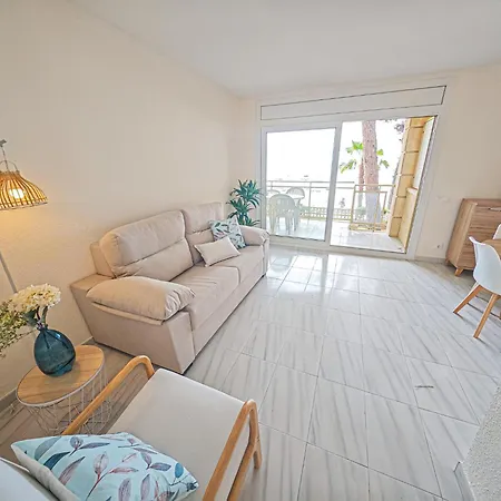 Versalles C 1 1 - Only Families Apartman Cambrils